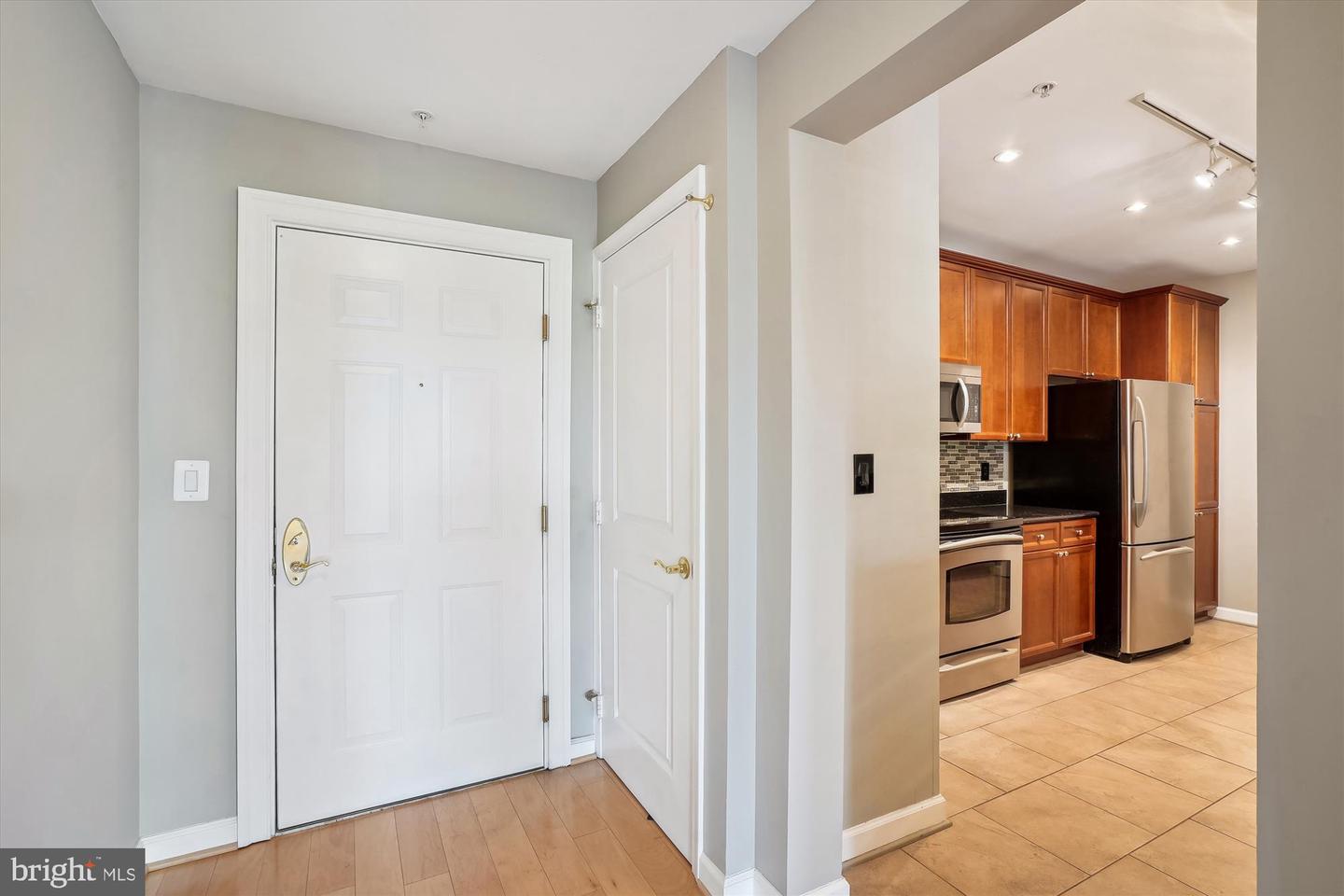 485 HARBOR SIDE ST #411, WOODBRIDGE, Virginia 22191, 2 Bedrooms Bedrooms, ,2 BathroomsBathrooms,Residential,For sale,485 HARBOR SIDE ST #411,VAPW2093480 MLS # VAPW2093480