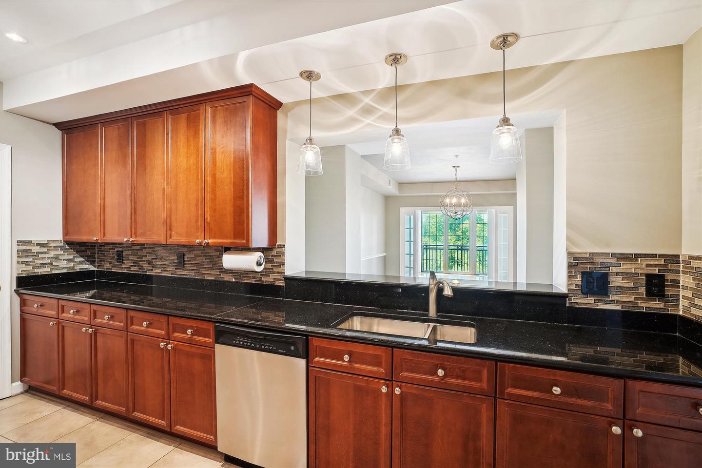 485 HARBOR SIDE ST #411, WOODBRIDGE, Virginia 22191, 2 Bedrooms Bedrooms, ,2 BathroomsBathrooms,Residential,For sale,485 HARBOR SIDE ST #411,VAPW2093480 MLS # VAPW2093480