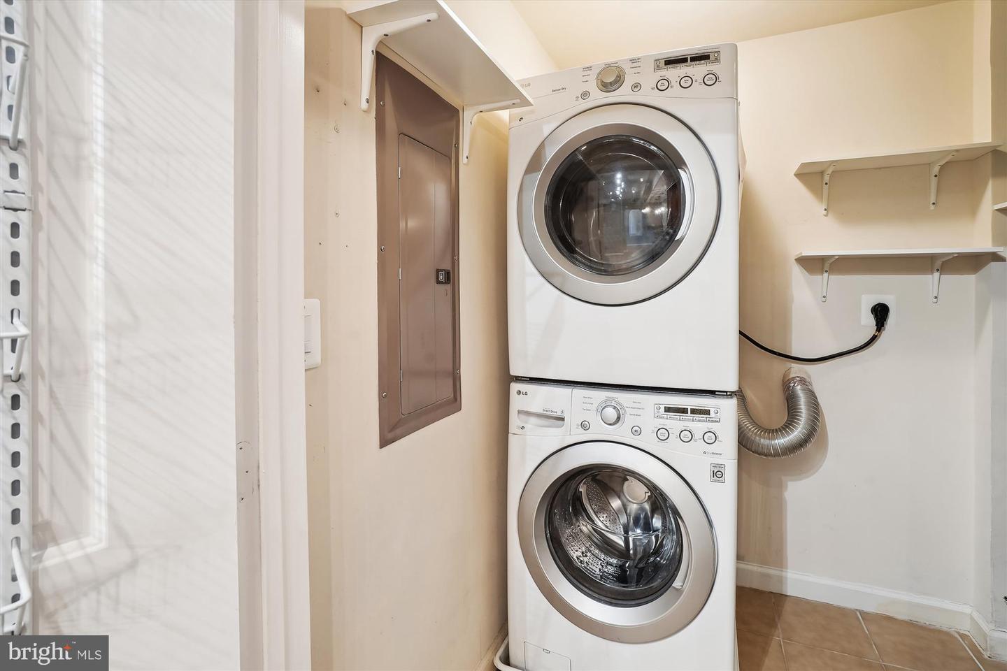 485 HARBOR SIDE ST #411, WOODBRIDGE, Virginia 22191, 2 Bedrooms Bedrooms, ,2 BathroomsBathrooms,Residential,For sale,485 HARBOR SIDE ST #411,VAPW2093480 MLS # VAPW2093480