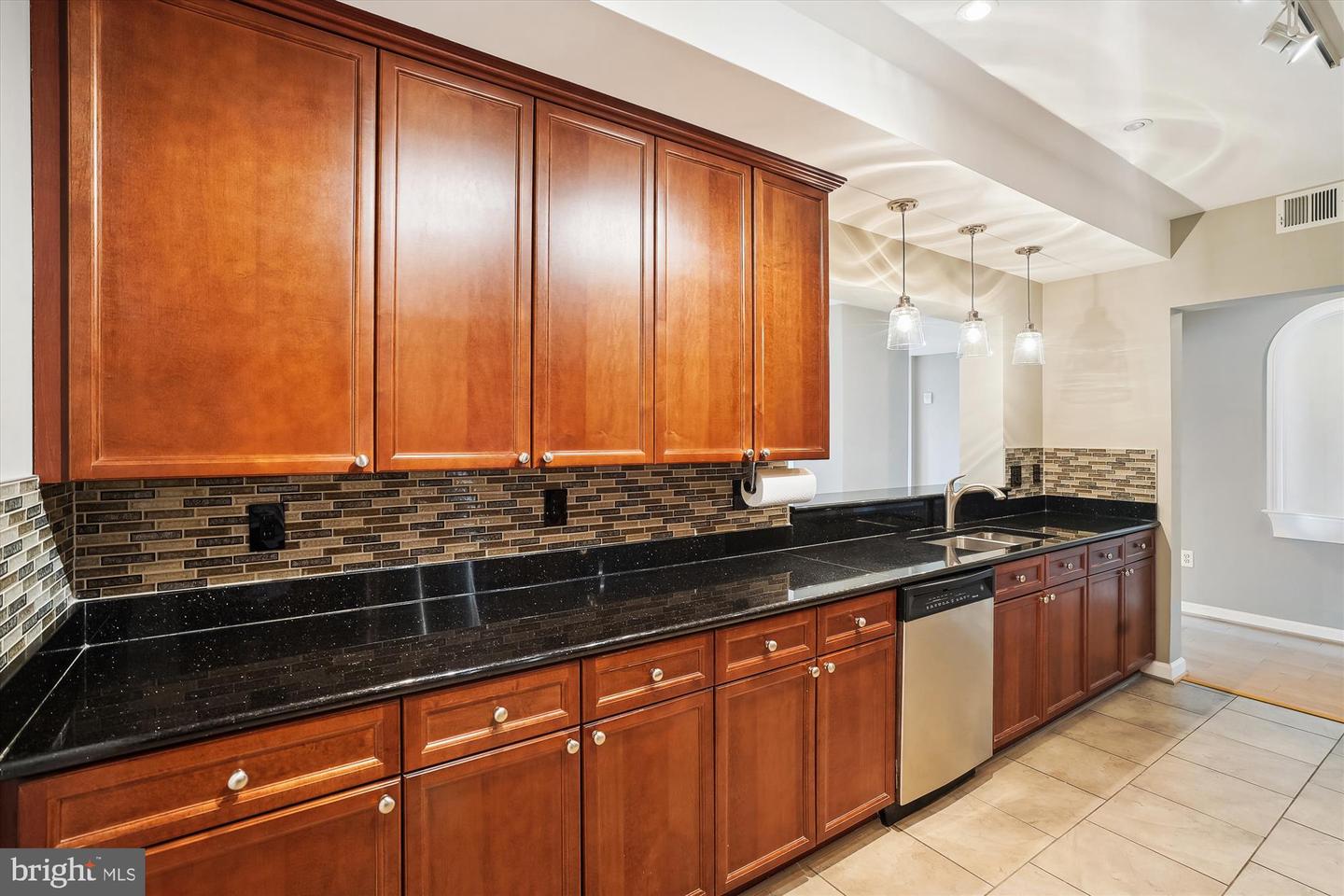 485 HARBOR SIDE ST #411, WOODBRIDGE, Virginia 22191, 2 Bedrooms Bedrooms, ,2 BathroomsBathrooms,Residential,For sale,485 HARBOR SIDE ST #411,VAPW2093480 MLS # VAPW2093480