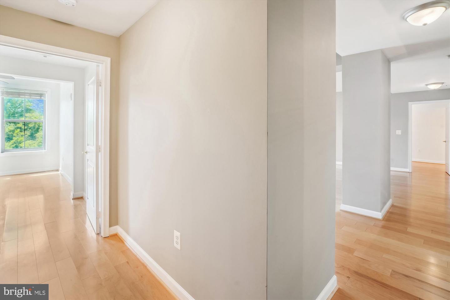 485 HARBOR SIDE ST #411, WOODBRIDGE, Virginia 22191, 2 Bedrooms Bedrooms, ,2 BathroomsBathrooms,Residential,For sale,485 HARBOR SIDE ST #411,VAPW2093480 MLS # VAPW2093480