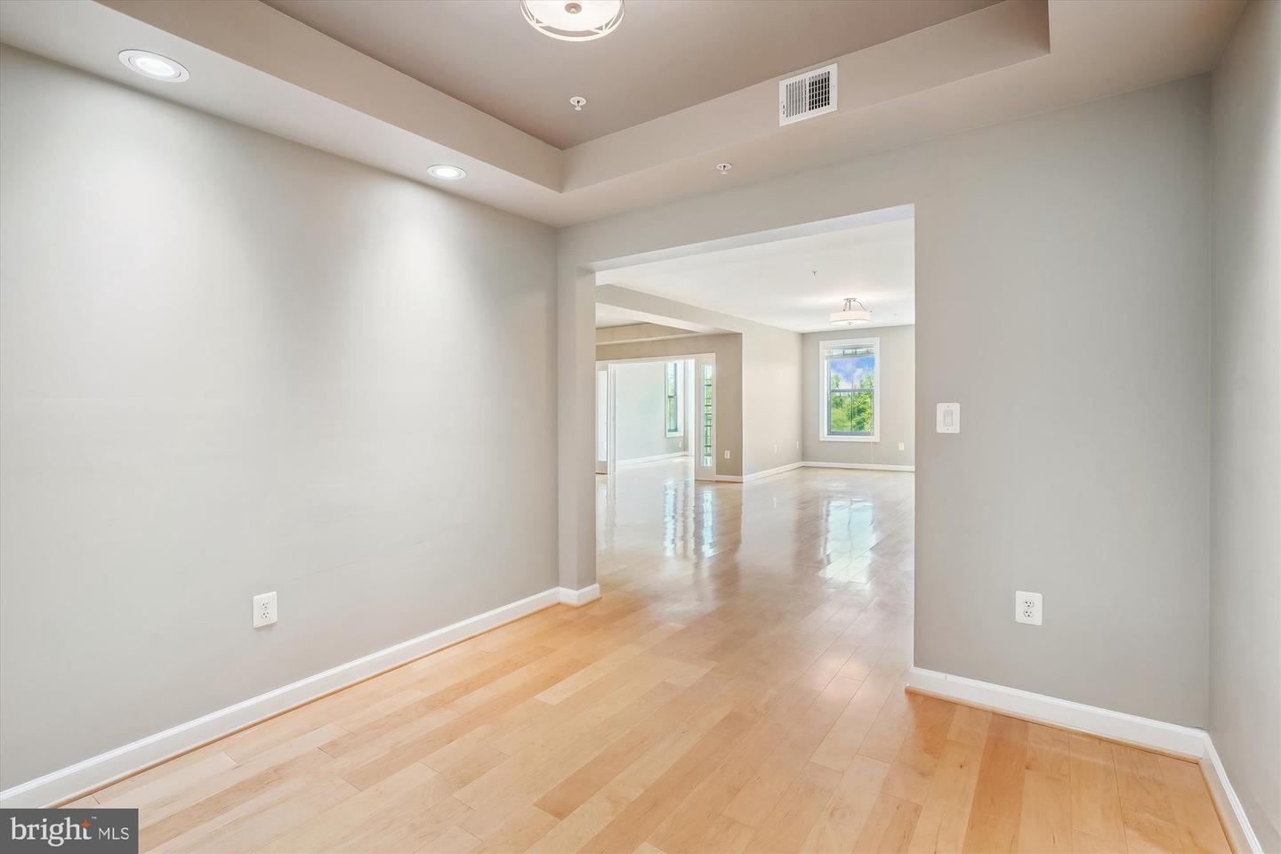 485 HARBOR SIDE ST #411, WOODBRIDGE, Virginia 22191, 2 Bedrooms Bedrooms, ,2 BathroomsBathrooms,Residential,For sale,485 HARBOR SIDE ST #411,VAPW2093480 MLS # VAPW2093480