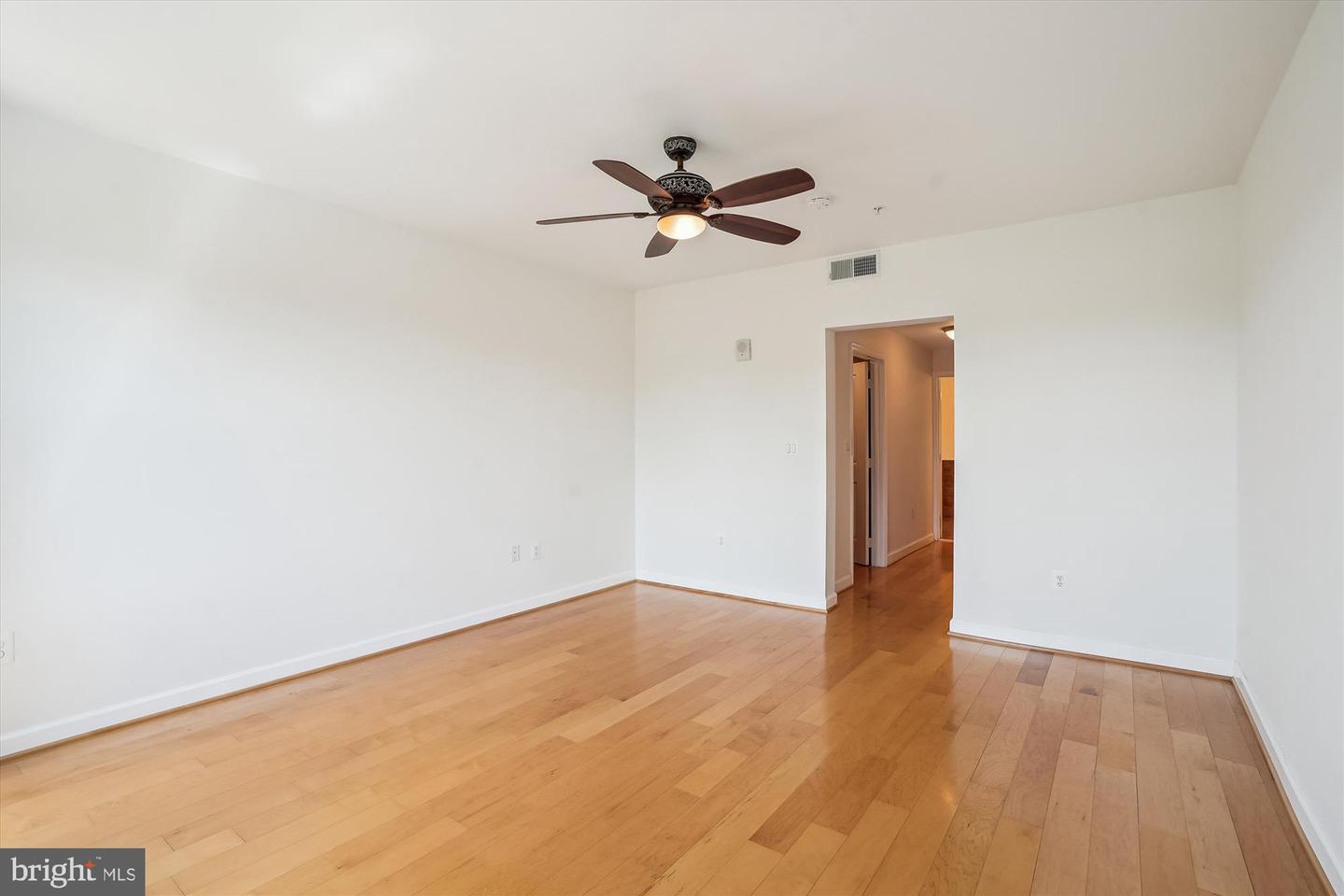 485 HARBOR SIDE ST #411, WOODBRIDGE, Virginia 22191, 2 Bedrooms Bedrooms, ,2 BathroomsBathrooms,Residential,For sale,485 HARBOR SIDE ST #411,VAPW2093480 MLS # VAPW2093480