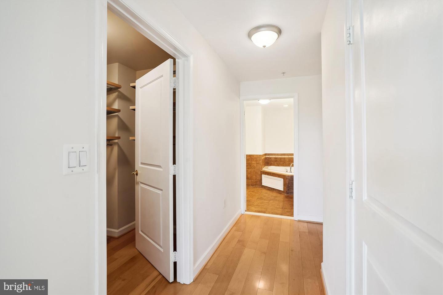 485 HARBOR SIDE ST #411, WOODBRIDGE, Virginia 22191, 2 Bedrooms Bedrooms, ,2 BathroomsBathrooms,Residential,For sale,485 HARBOR SIDE ST #411,VAPW2093480 MLS # VAPW2093480