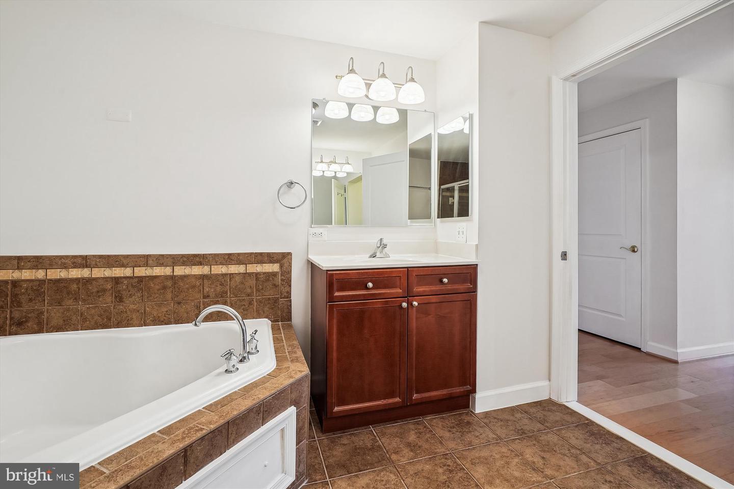 485 HARBOR SIDE ST #411, WOODBRIDGE, Virginia 22191, 2 Bedrooms Bedrooms, ,2 BathroomsBathrooms,Residential,For sale,485 HARBOR SIDE ST #411,VAPW2093480 MLS # VAPW2093480