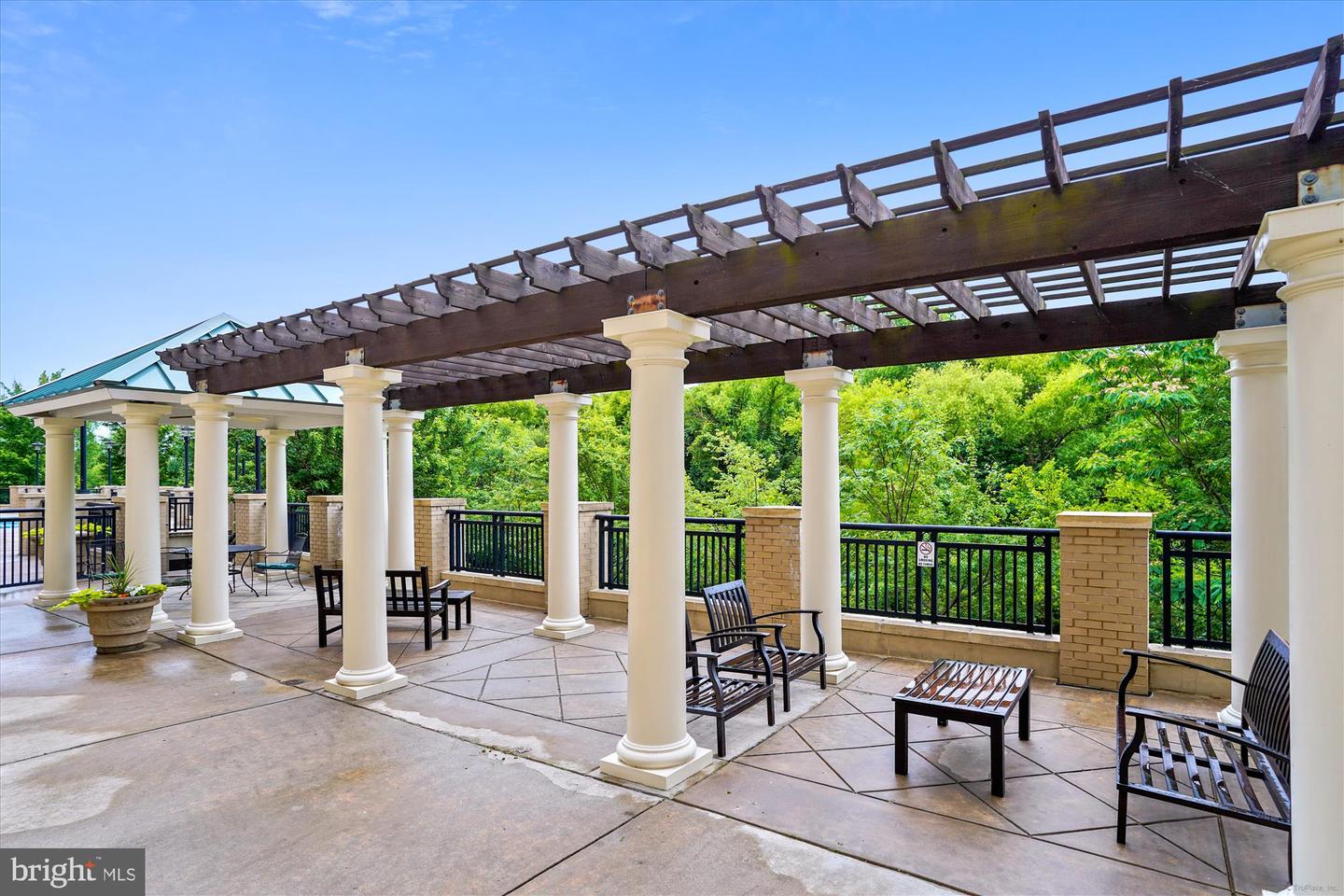 485 HARBOR SIDE ST #411, WOODBRIDGE, Virginia 22191, 2 Bedrooms Bedrooms, ,2 BathroomsBathrooms,Residential,For sale,485 HARBOR SIDE ST #411,VAPW2093480 MLS # VAPW2093480