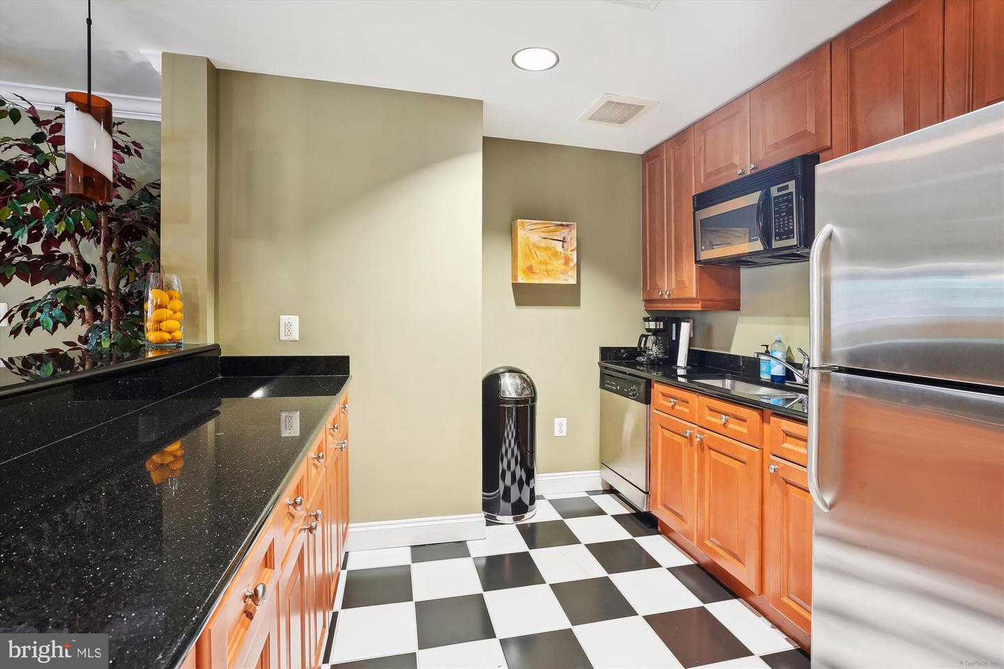 485 HARBOR SIDE ST #411, WOODBRIDGE, Virginia 22191, 2 Bedrooms Bedrooms, ,2 BathroomsBathrooms,Residential,For sale,485 HARBOR SIDE ST #411,VAPW2093480 MLS # VAPW2093480