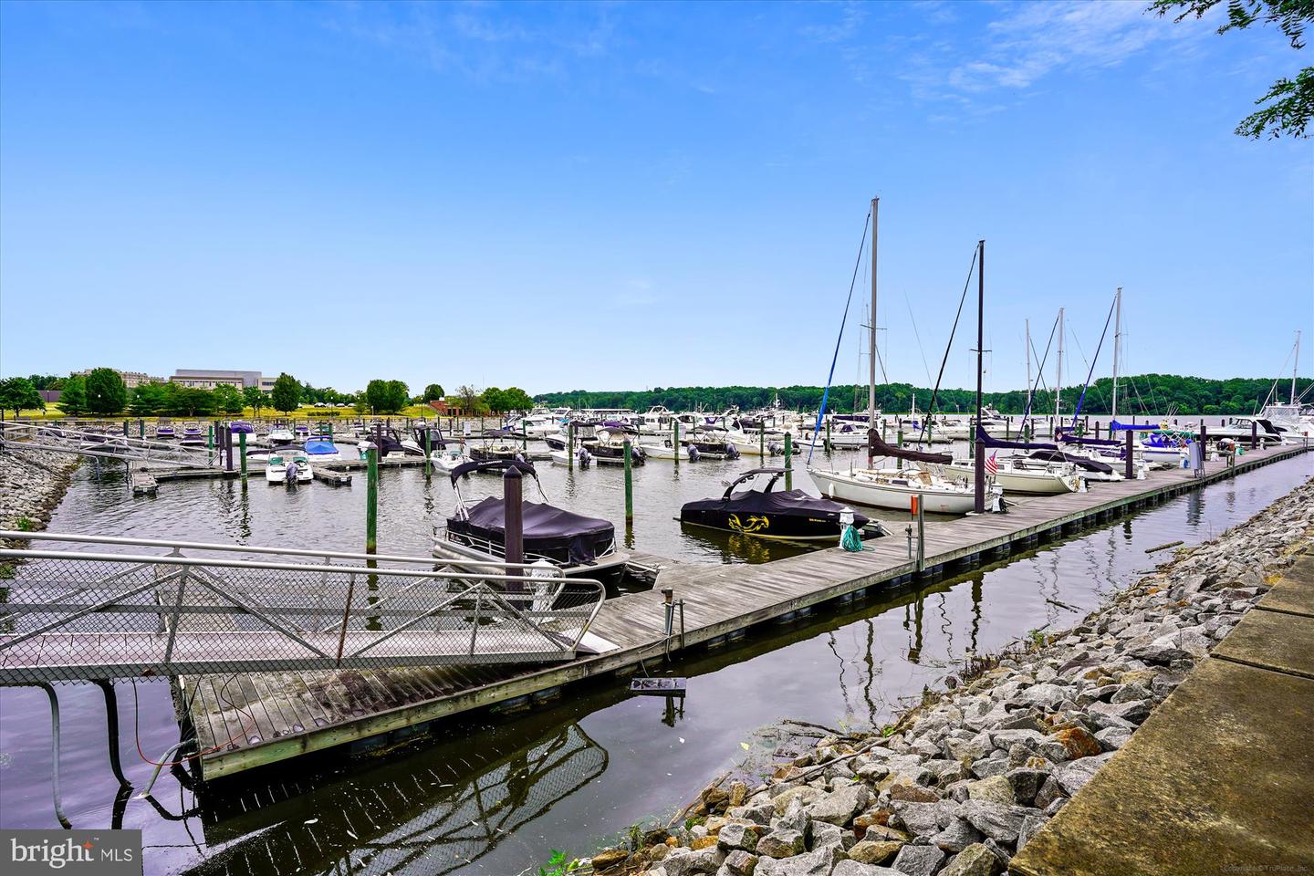 485 HARBOR SIDE ST #411, WOODBRIDGE, Virginia 22191, 2 Bedrooms Bedrooms, ,2 BathroomsBathrooms,Residential,For sale,485 HARBOR SIDE ST #411,VAPW2093480 MLS # VAPW2093480