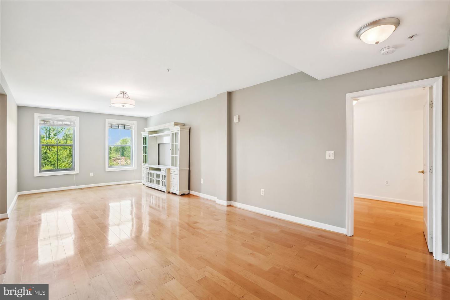 485 HARBOR SIDE ST #411, WOODBRIDGE, Virginia 22191, 2 Bedrooms Bedrooms, ,2 BathroomsBathrooms,Residential,For sale,485 HARBOR SIDE ST #411,VAPW2093480 MLS # VAPW2093480