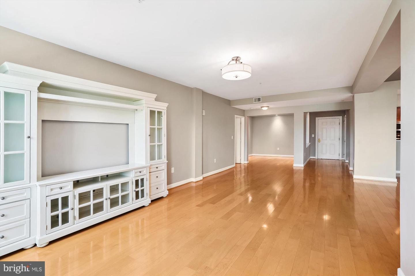 485 HARBOR SIDE ST #411, WOODBRIDGE, Virginia 22191, 2 Bedrooms Bedrooms, ,2 BathroomsBathrooms,Residential,For sale,485 HARBOR SIDE ST #411,VAPW2093480 MLS # VAPW2093480
