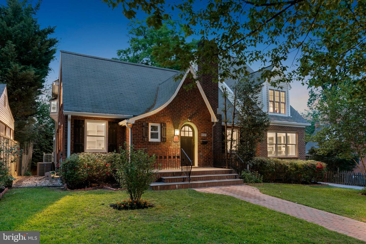 5001 14TH ST N, ARLINGTON, Virginia 22205, 5 Bedrooms Bedrooms, ,4 BathroomsBathrooms,Residential,For sale,5001 14TH ST N,VAAR2056846 MLS # VAAR2056846