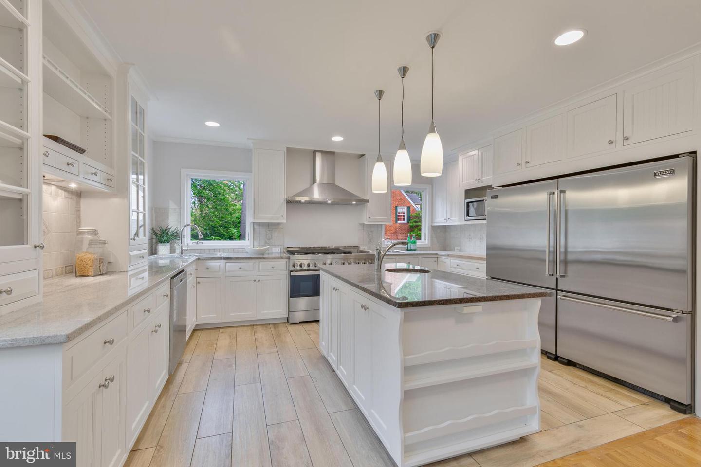 5001 14TH ST N, ARLINGTON, Virginia 22205, 5 Bedrooms Bedrooms, ,4 BathroomsBathrooms,Residential,For sale,5001 14TH ST N,VAAR2056846 MLS # VAAR2056846