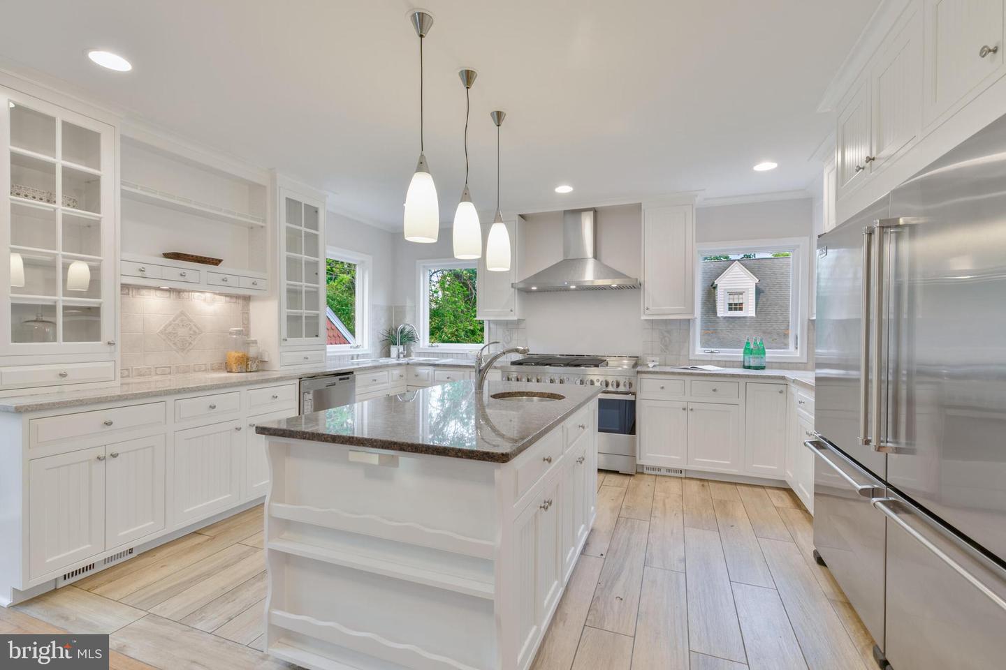 5001 14TH ST N, ARLINGTON, Virginia 22205, 5 Bedrooms Bedrooms, ,4 BathroomsBathrooms,Residential,For sale,5001 14TH ST N,VAAR2056846 MLS # VAAR2056846