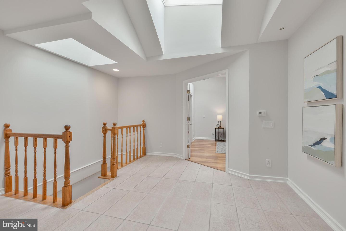 5001 14TH ST N, ARLINGTON, Virginia 22205, 5 Bedrooms Bedrooms, ,4 BathroomsBathrooms,Residential,For sale,5001 14TH ST N,VAAR2056846 MLS # VAAR2056846