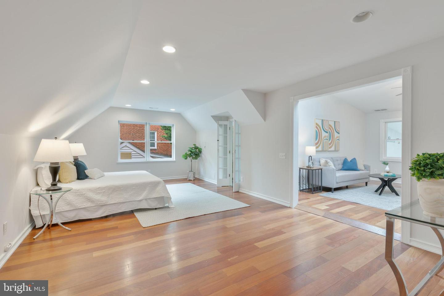 5001 14TH ST N, ARLINGTON, Virginia 22205, 5 Bedrooms Bedrooms, ,4 BathroomsBathrooms,Residential,For sale,5001 14TH ST N,VAAR2056846 MLS # VAAR2056846