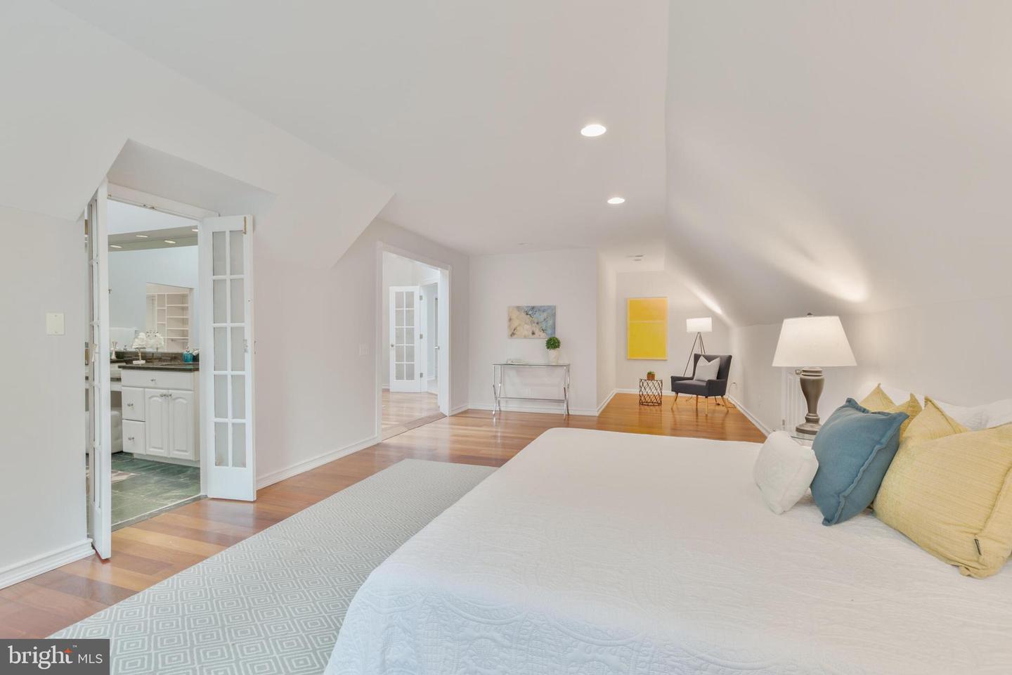 5001 14TH ST N, ARLINGTON, Virginia 22205, 5 Bedrooms Bedrooms, ,4 BathroomsBathrooms,Residential,For sale,5001 14TH ST N,VAAR2056846 MLS # VAAR2056846