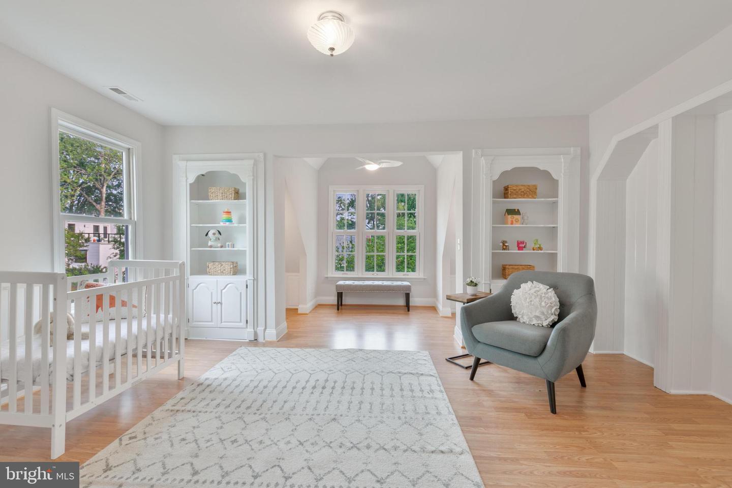 5001 14TH ST N, ARLINGTON, Virginia 22205, 5 Bedrooms Bedrooms, ,4 BathroomsBathrooms,Residential,For sale,5001 14TH ST N,VAAR2056846 MLS # VAAR2056846