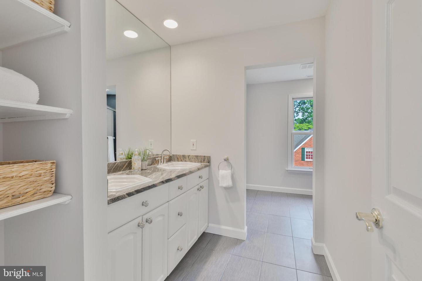 5001 14TH ST N, ARLINGTON, Virginia 22205, 5 Bedrooms Bedrooms, ,4 BathroomsBathrooms,Residential,For sale,5001 14TH ST N,VAAR2056846 MLS # VAAR2056846