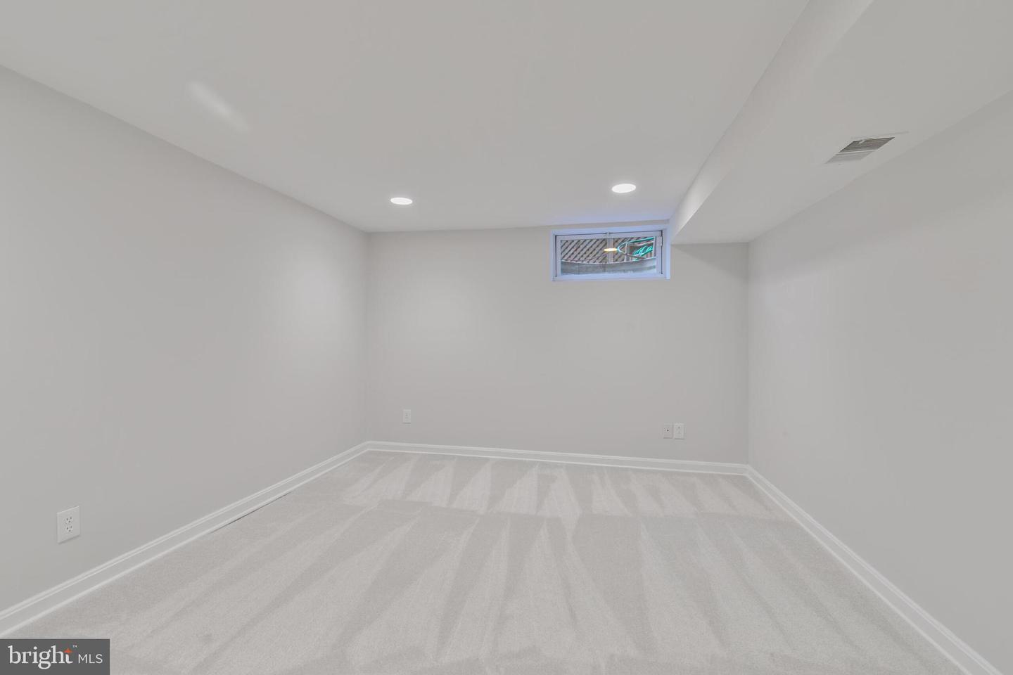 5001 14TH ST N, ARLINGTON, Virginia 22205, 5 Bedrooms Bedrooms, ,4 BathroomsBathrooms,Residential,For sale,5001 14TH ST N,VAAR2056846 MLS # VAAR2056846