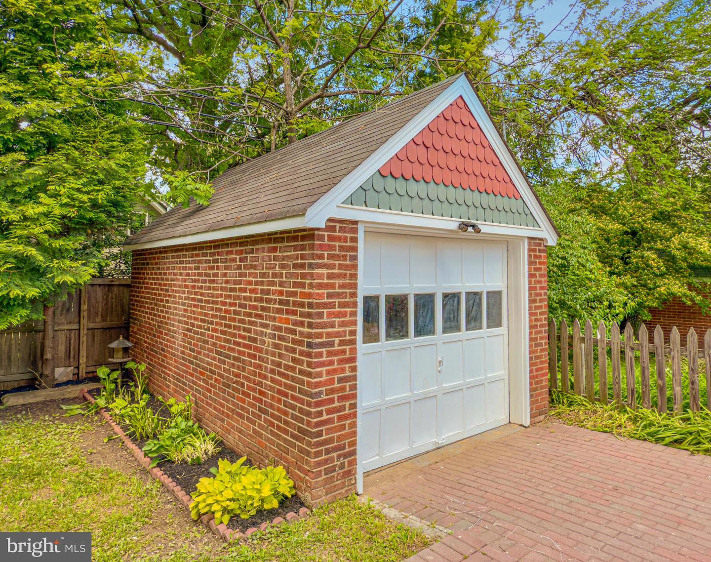 5001 14TH ST N, ARLINGTON, Virginia 22205, 5 Bedrooms Bedrooms, ,4 BathroomsBathrooms,Residential,For sale,5001 14TH ST N,VAAR2056846 MLS # VAAR2056846