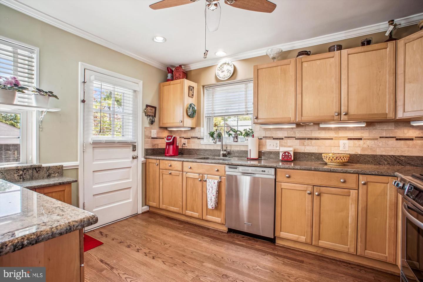 3109 VALLEY LN, FALLS CHURCH, Virginia 22044, 4 Bedrooms Bedrooms, ,3 BathroomsBathrooms,Residential,For sale,3109 VALLEY LN,VAFX2237568 MLS # VAFX2237568