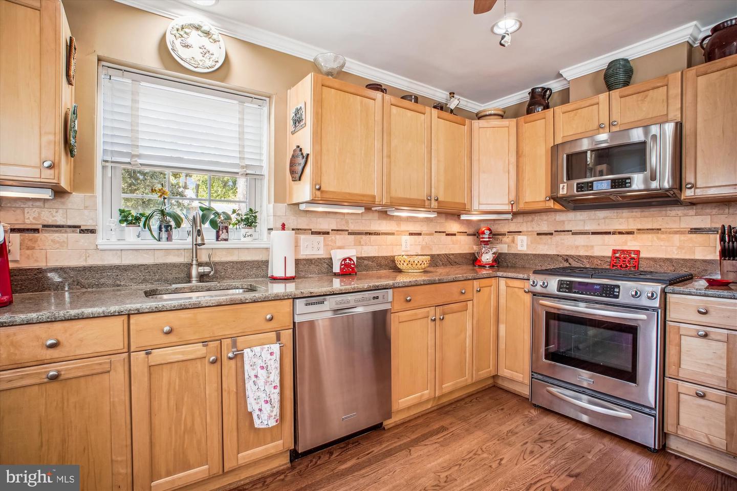 3109 VALLEY LN, FALLS CHURCH, Virginia 22044, 4 Bedrooms Bedrooms, ,3 BathroomsBathrooms,Residential,For sale,3109 VALLEY LN,VAFX2237568 MLS # VAFX2237568