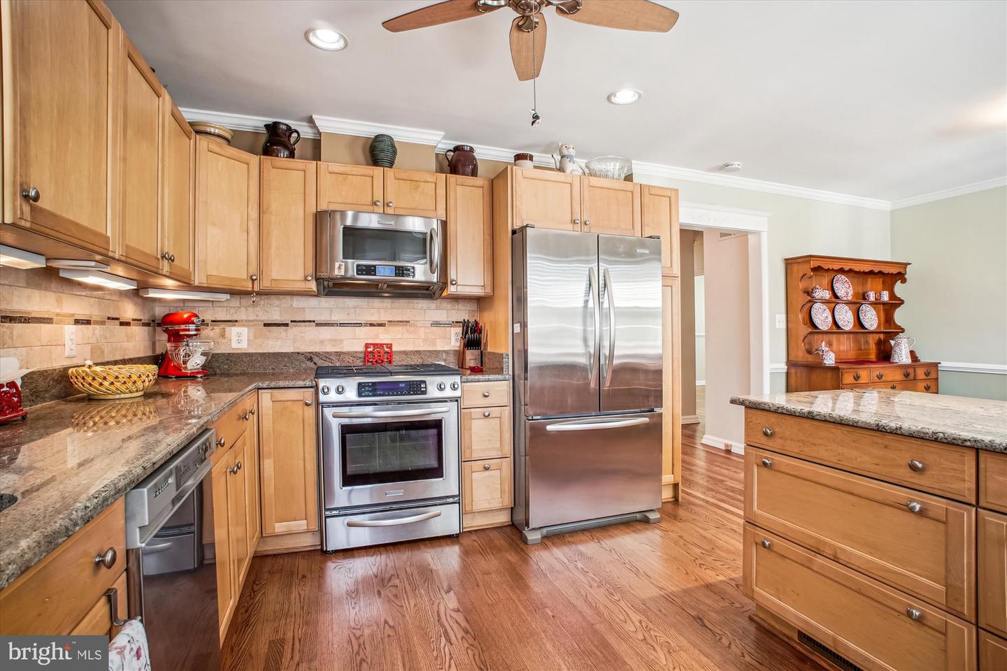 3109 VALLEY LN, FALLS CHURCH, Virginia 22044, 4 Bedrooms Bedrooms, ,3 BathroomsBathrooms,Residential,For sale,3109 VALLEY LN,VAFX2237568 MLS # VAFX2237568
