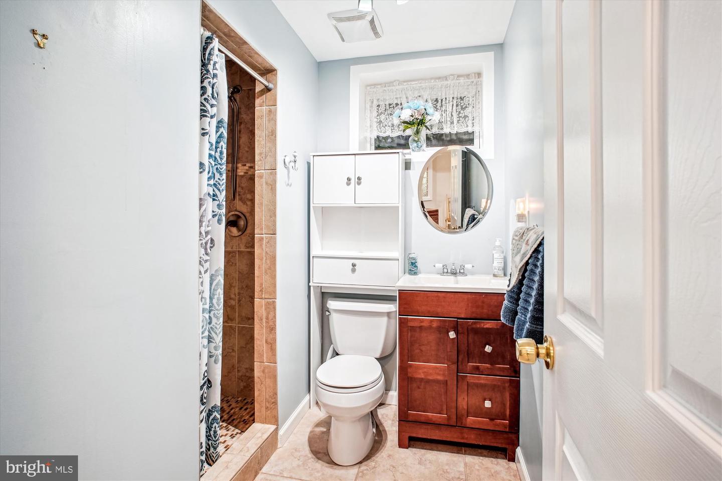 3109 VALLEY LN, FALLS CHURCH, Virginia 22044, 4 Bedrooms Bedrooms, ,3 BathroomsBathrooms,Residential,For sale,3109 VALLEY LN,VAFX2237568 MLS # VAFX2237568