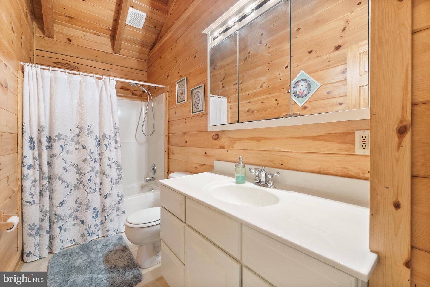 378 PANHANDLE RD, BENTONVILLE, Virginia 22610, 3 Bedrooms Bedrooms, ,2 BathroomsBathrooms,Residential,For sale,378 PANHANDLE RD,VAWR2011042 MLS # VAWR2011042