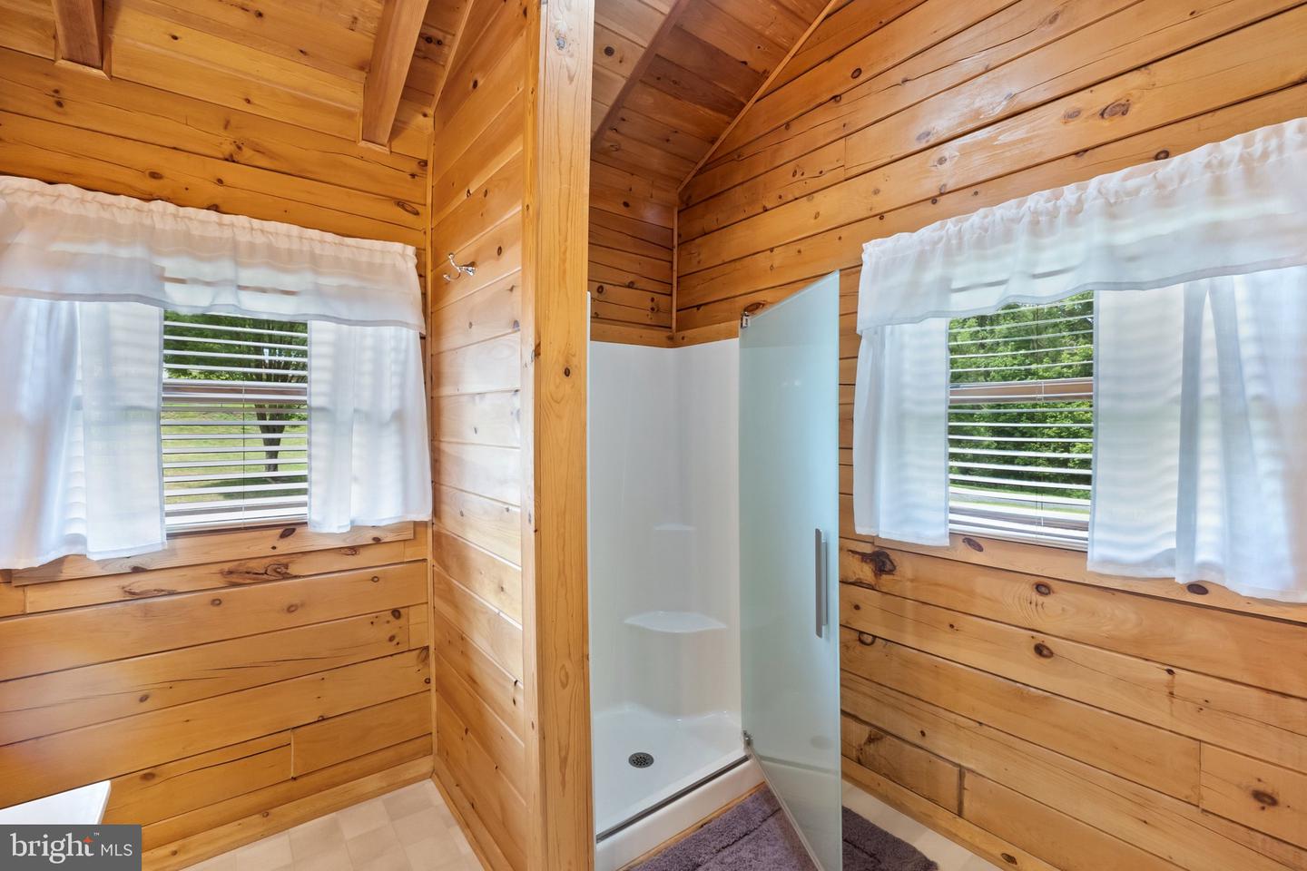 378 PANHANDLE RD, BENTONVILLE, Virginia 22610, 3 Bedrooms Bedrooms, ,2 BathroomsBathrooms,Residential,For sale,378 PANHANDLE RD,VAWR2011042 MLS # VAWR2011042