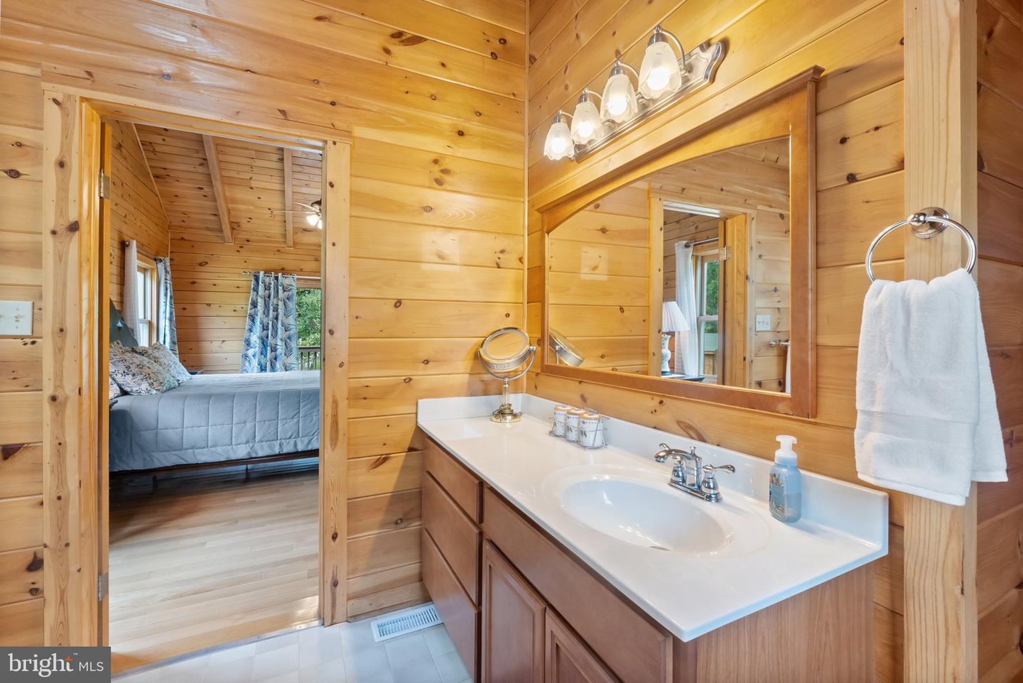 378 PANHANDLE RD, BENTONVILLE, Virginia 22610, 3 Bedrooms Bedrooms, ,2 BathroomsBathrooms,Residential,For sale,378 PANHANDLE RD,VAWR2011042 MLS # VAWR2011042