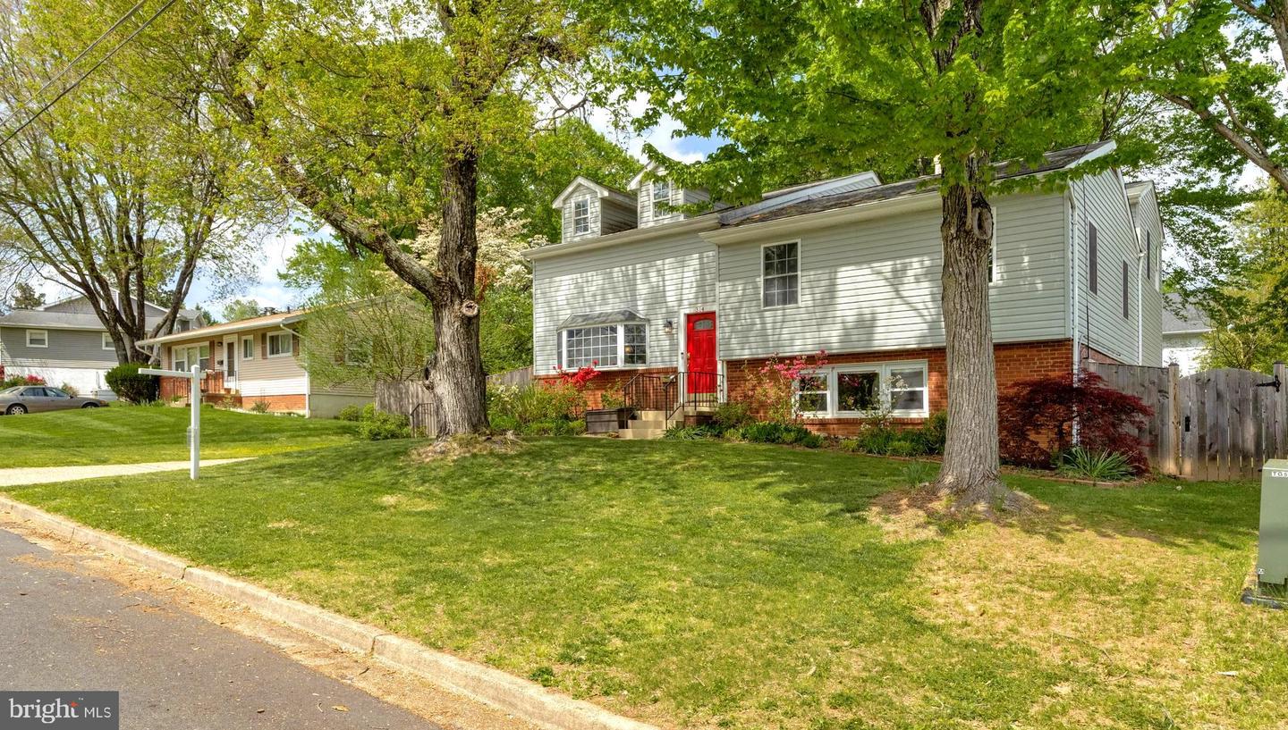 314 CHARLES ST SE, VIENNA, Virginia 22180, 5 Bedrooms Bedrooms, ,5 BathroomsBathrooms,Residential,For sale,314 CHARLES ST SE,VAFX2237866 MLS # VAFX2237866