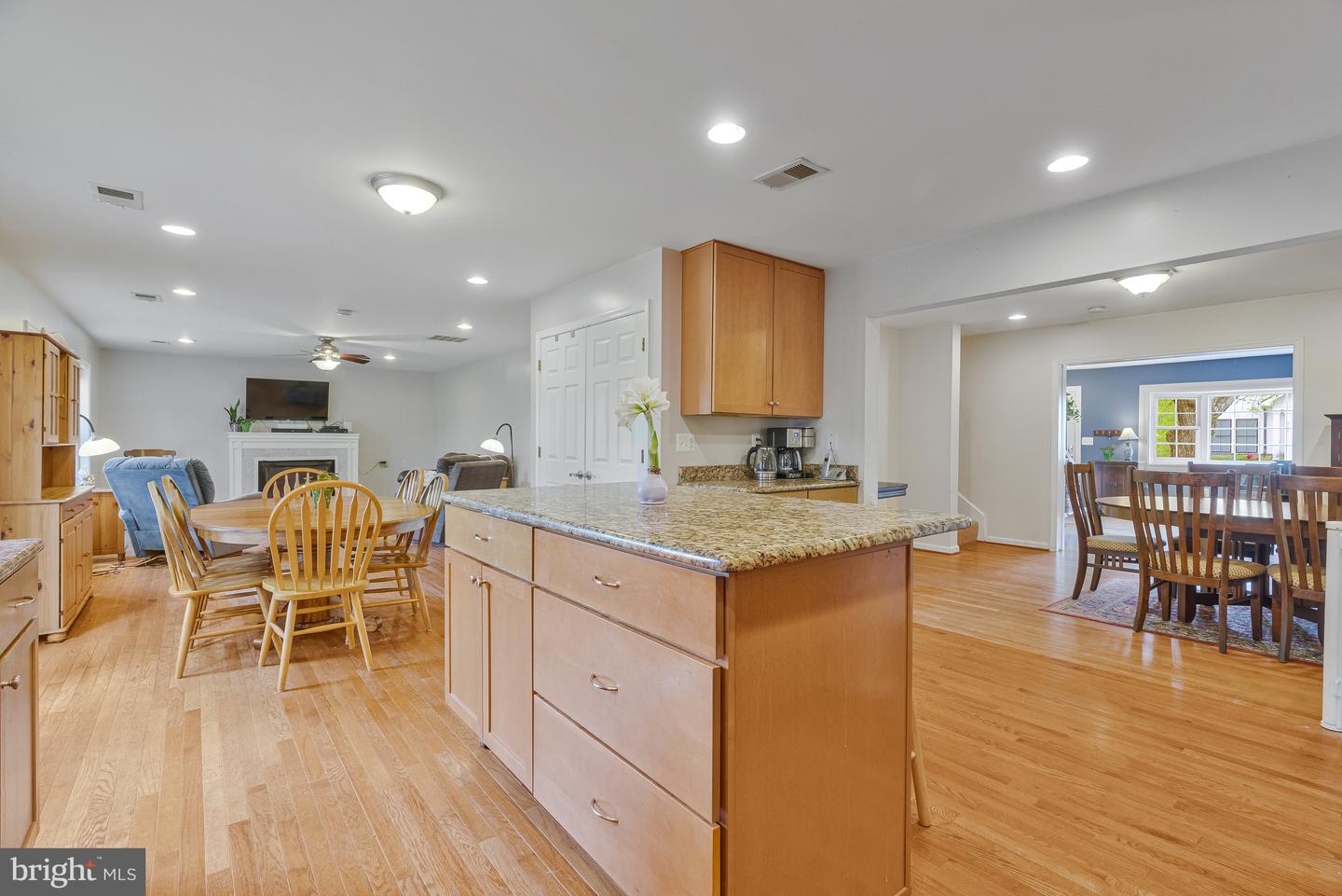 314 CHARLES ST SE, VIENNA, Virginia 22180, 5 Bedrooms Bedrooms, ,5 BathroomsBathrooms,Residential,For sale,314 CHARLES ST SE,VAFX2237866 MLS # VAFX2237866