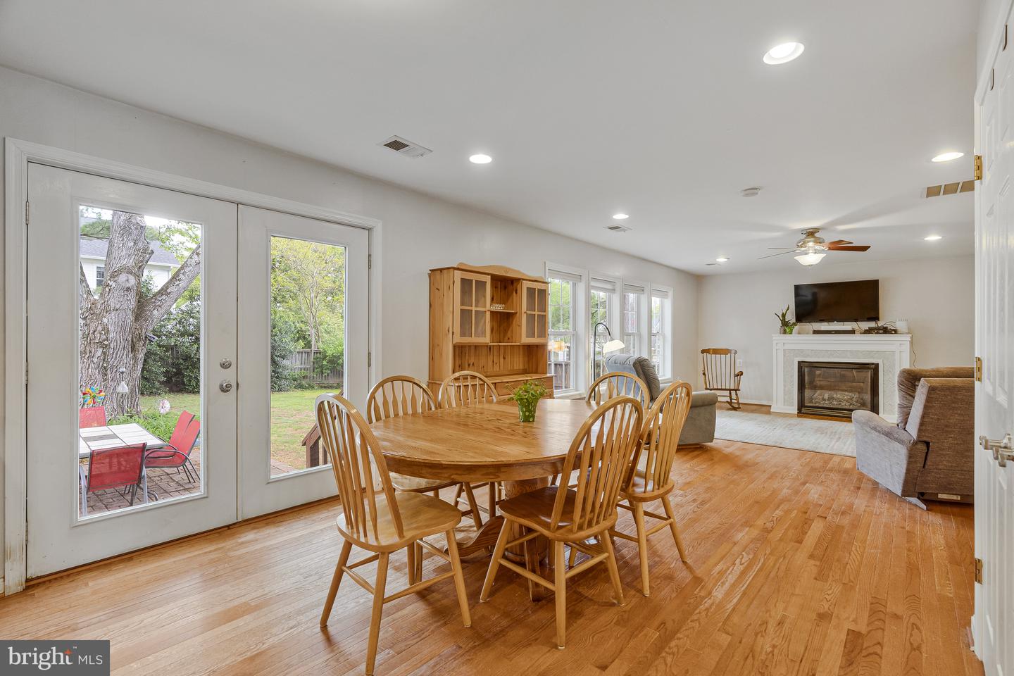 314 CHARLES ST SE, VIENNA, Virginia 22180, 5 Bedrooms Bedrooms, ,5 BathroomsBathrooms,Residential,For sale,314 CHARLES ST SE,VAFX2237866 MLS # VAFX2237866