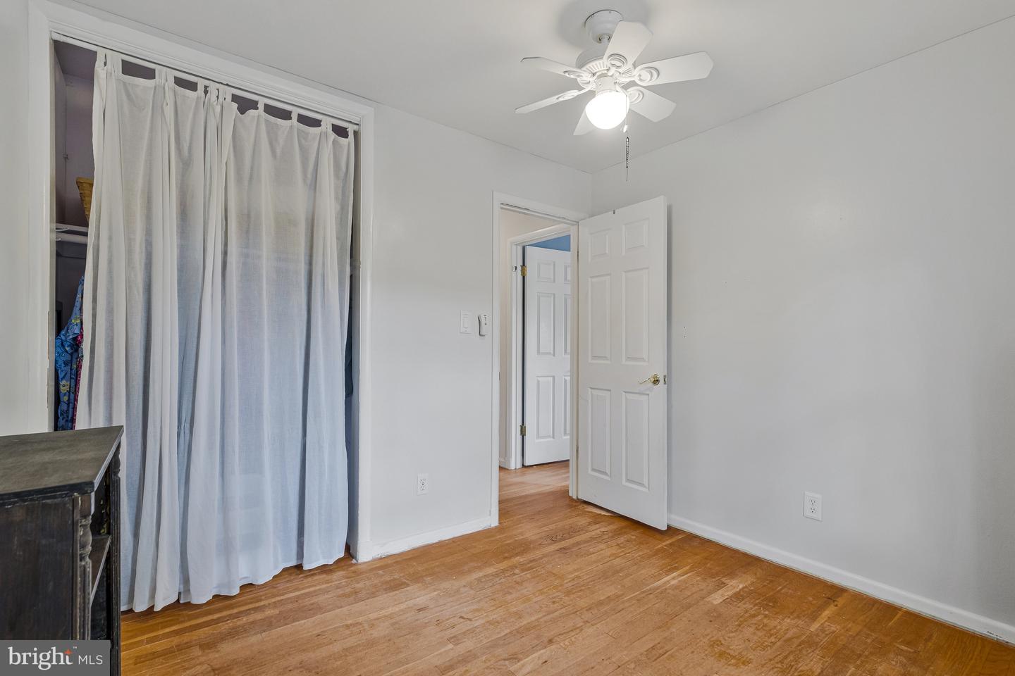 314 CHARLES ST SE, VIENNA, Virginia 22180, 5 Bedrooms Bedrooms, ,5 BathroomsBathrooms,Residential,For sale,314 CHARLES ST SE,VAFX2237866 MLS # VAFX2237866