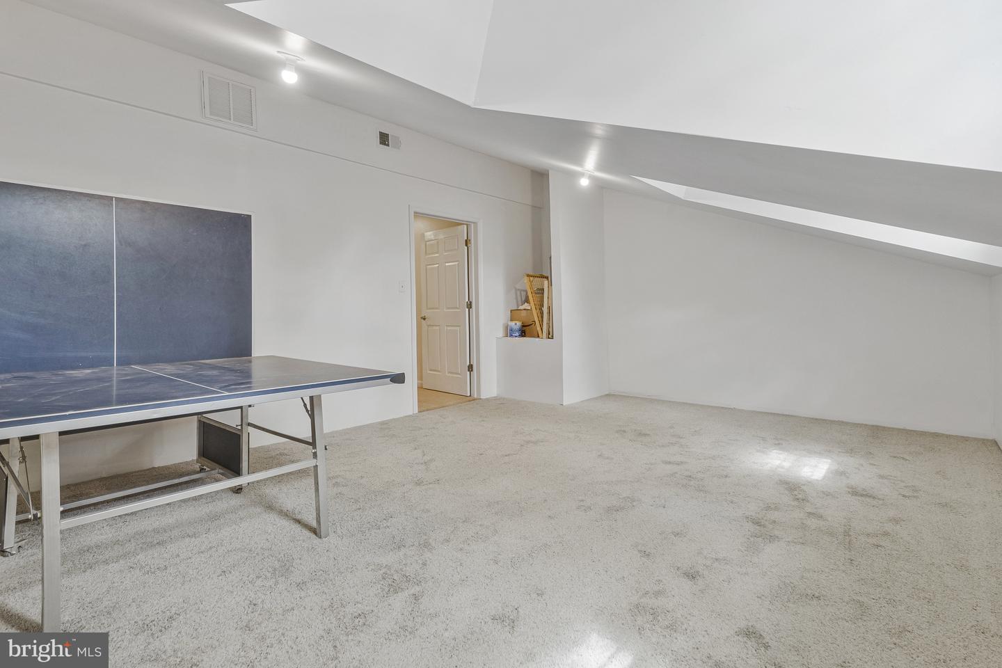 314 CHARLES ST SE, VIENNA, Virginia 22180, 5 Bedrooms Bedrooms, ,5 BathroomsBathrooms,Residential,For sale,314 CHARLES ST SE,VAFX2237866 MLS # VAFX2237866