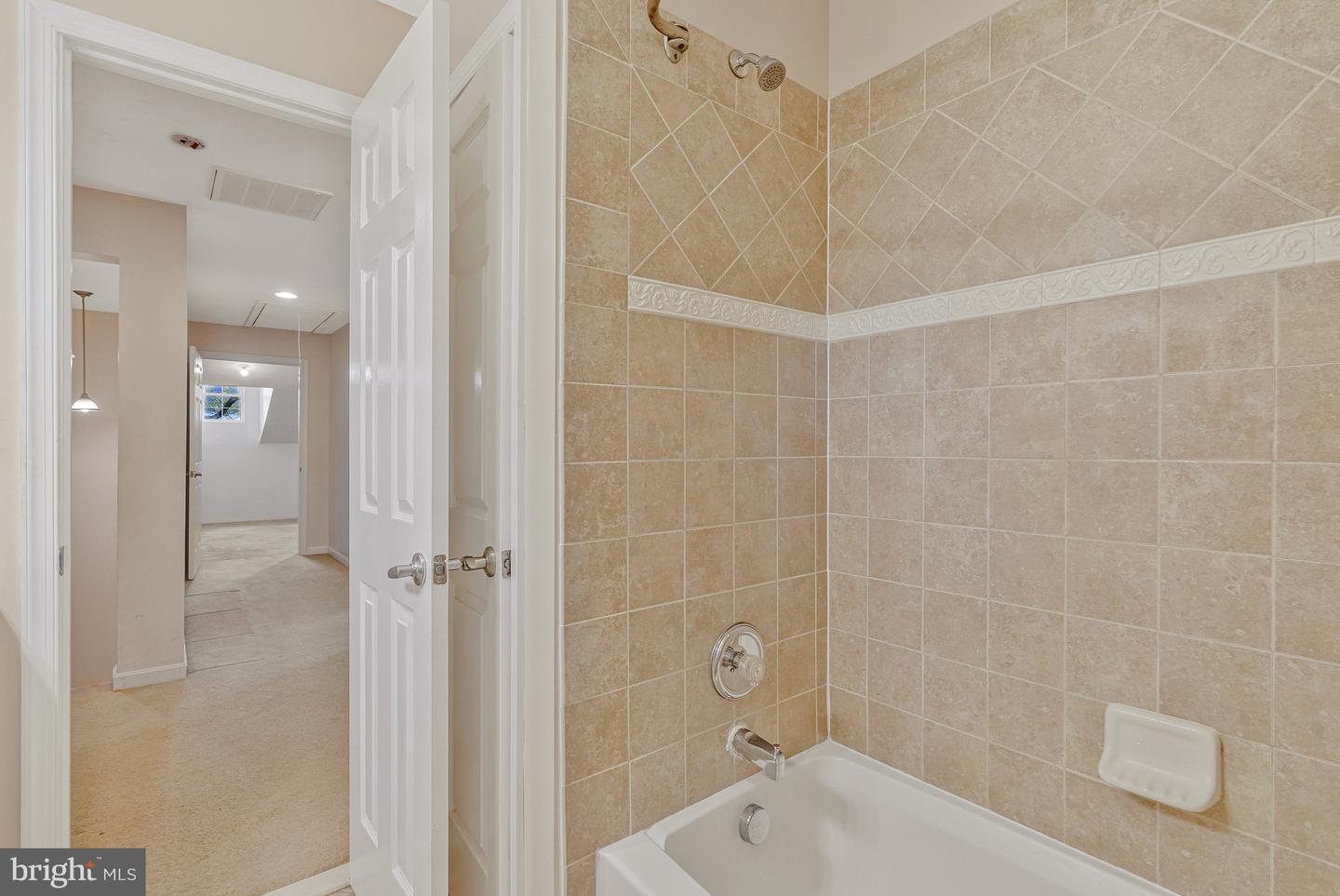 314 CHARLES ST SE, VIENNA, Virginia 22180, 5 Bedrooms Bedrooms, ,5 BathroomsBathrooms,Residential,For sale,314 CHARLES ST SE,VAFX2237866 MLS # VAFX2237866