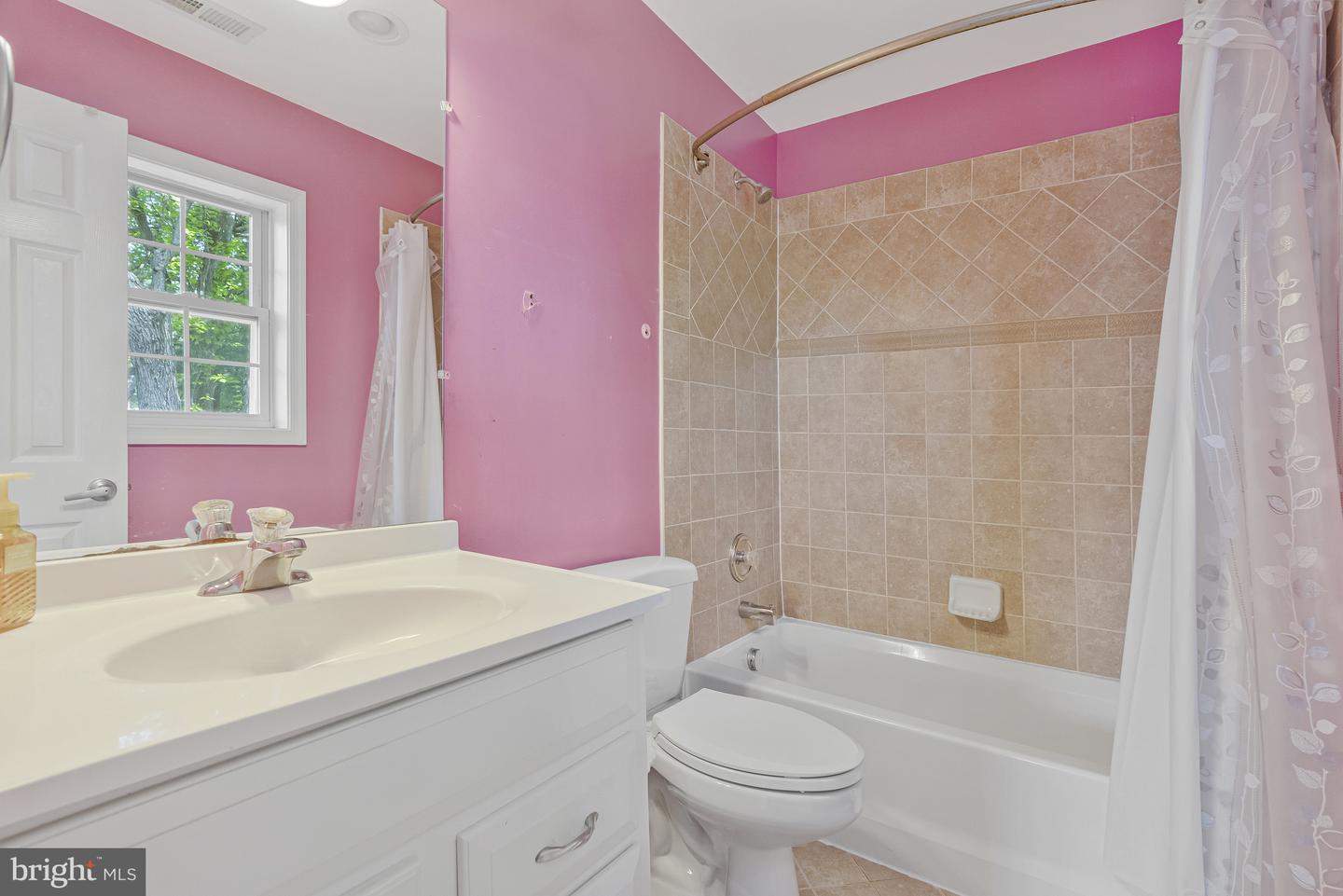 314 CHARLES ST SE, VIENNA, Virginia 22180, 5 Bedrooms Bedrooms, ,5 BathroomsBathrooms,Residential,For sale,314 CHARLES ST SE,VAFX2237866 MLS # VAFX2237866