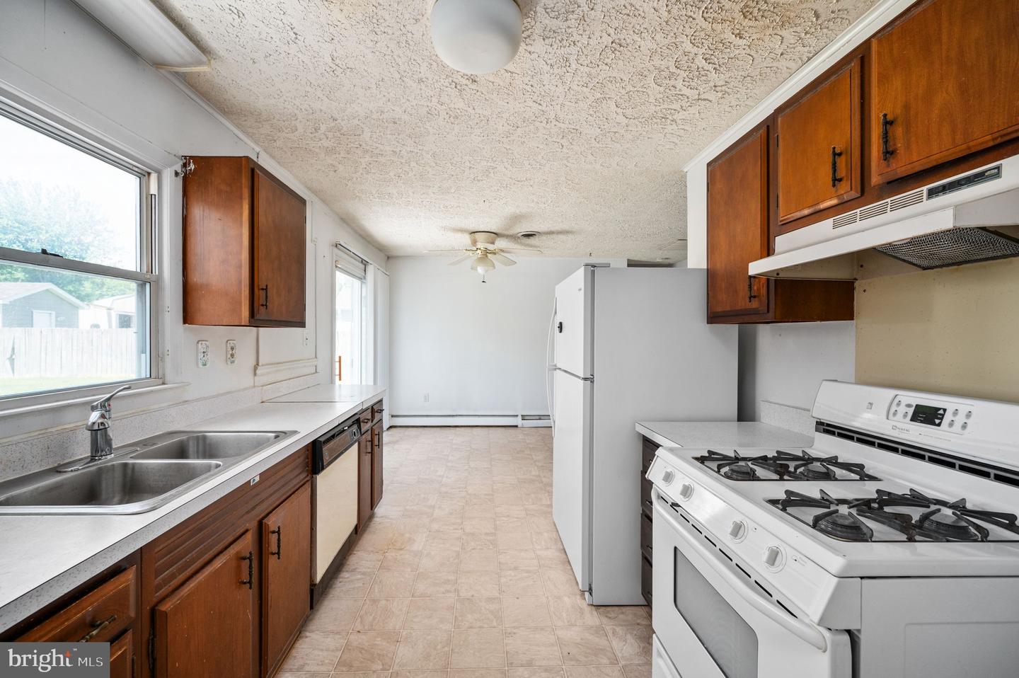 14458 MERIDIAN DR, WOODBRIDGE, Virginia 22191, 3 Bedrooms Bedrooms, ,2 BathroomsBathrooms,Residential,For sale,14458 MERIDIAN DR,VAPW2093782 MLS # VAPW2093782
