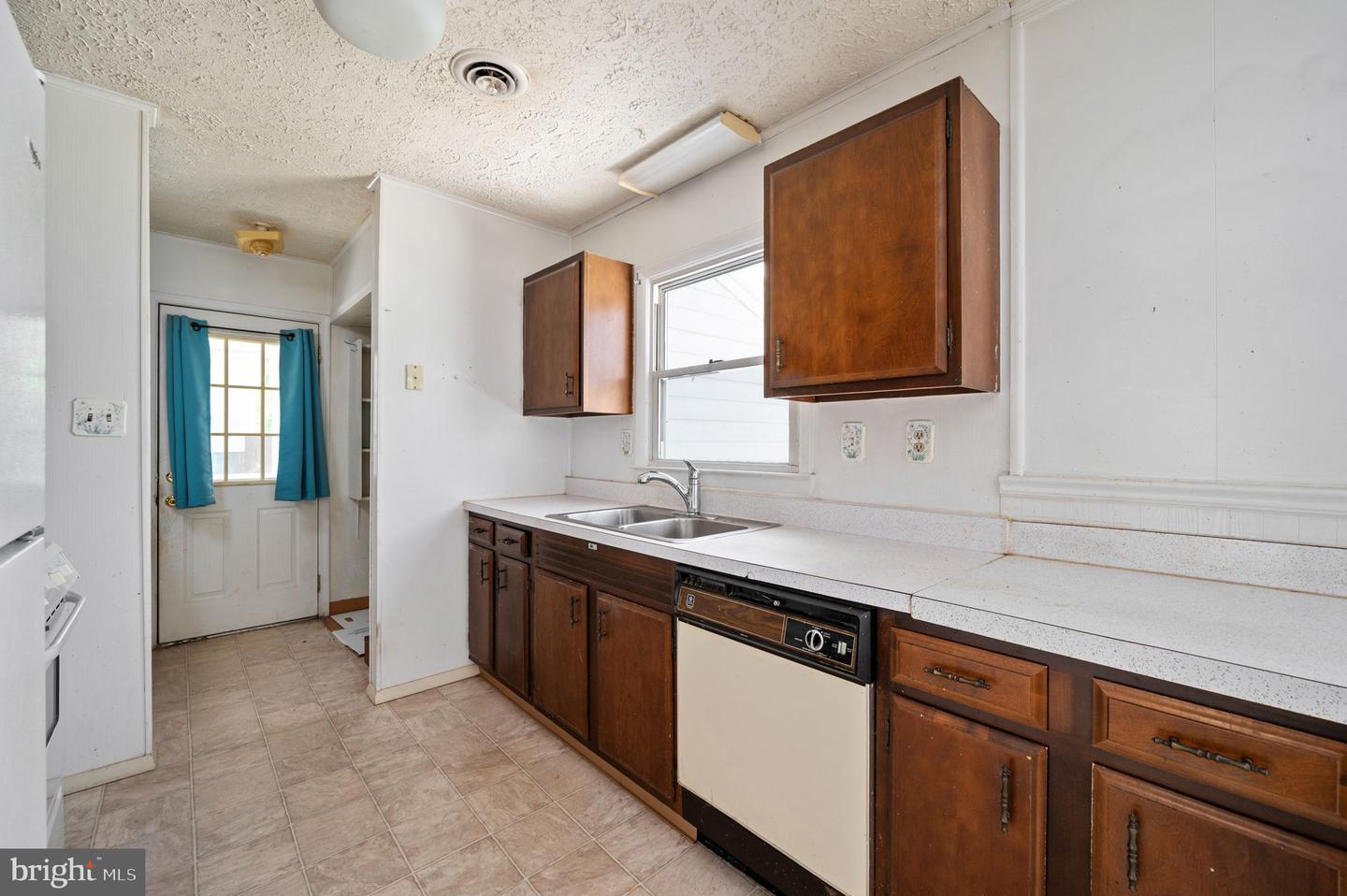 14458 MERIDIAN DR, WOODBRIDGE, Virginia 22191, 3 Bedrooms Bedrooms, ,2 BathroomsBathrooms,Residential,For sale,14458 MERIDIAN DR,VAPW2093782 MLS # VAPW2093782