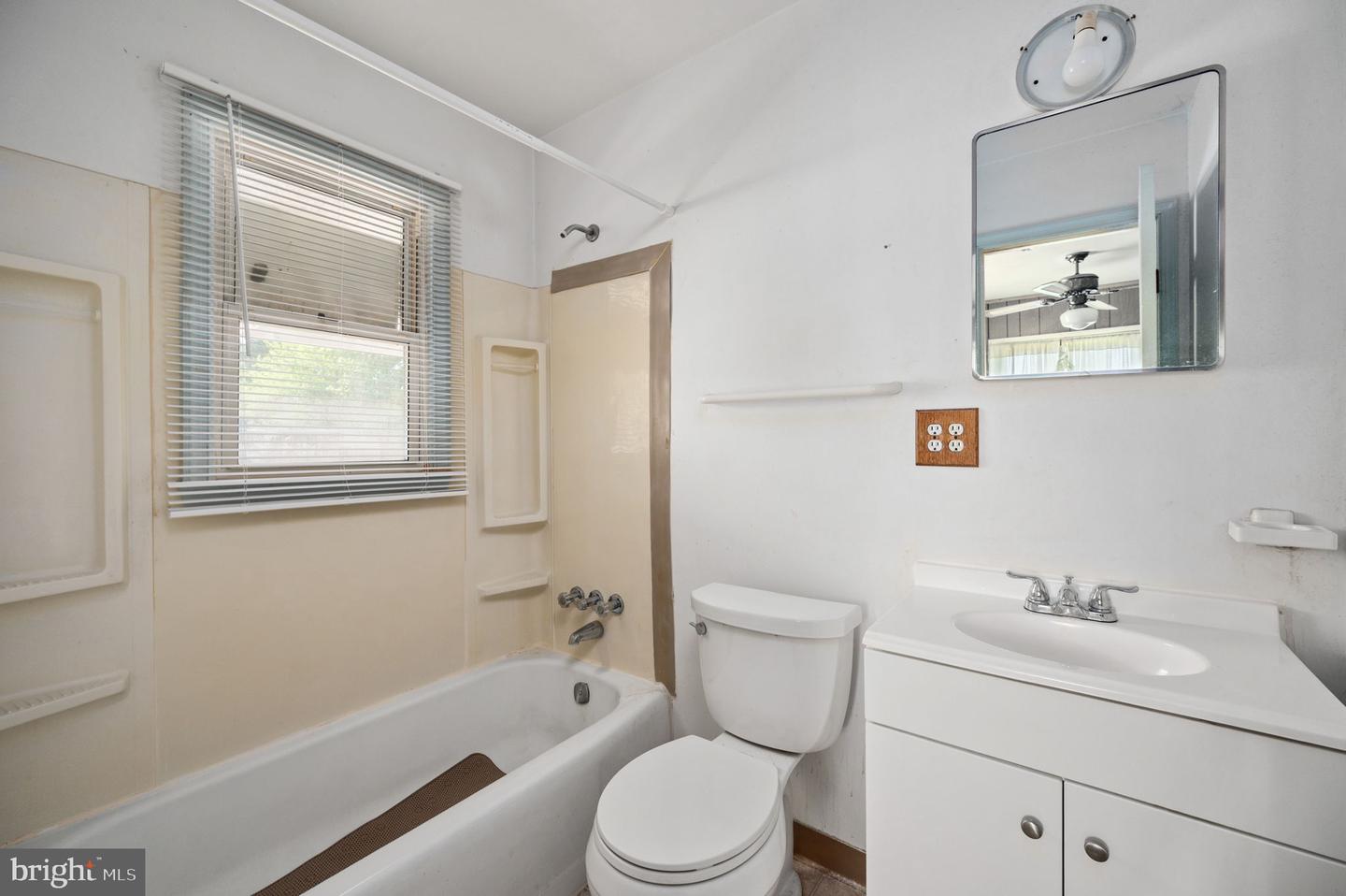14458 MERIDIAN DR, WOODBRIDGE, Virginia 22191, 3 Bedrooms Bedrooms, ,2 BathroomsBathrooms,Residential,For sale,14458 MERIDIAN DR,VAPW2093782 MLS # VAPW2093782