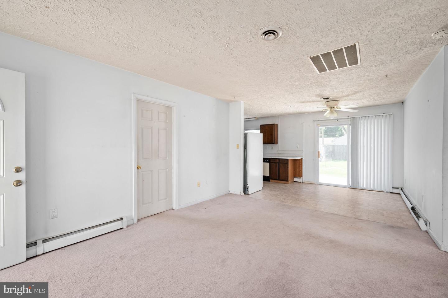 14458 MERIDIAN DR, WOODBRIDGE, Virginia 22191, 3 Bedrooms Bedrooms, ,2 BathroomsBathrooms,Residential,For sale,14458 MERIDIAN DR,VAPW2093782 MLS # VAPW2093782