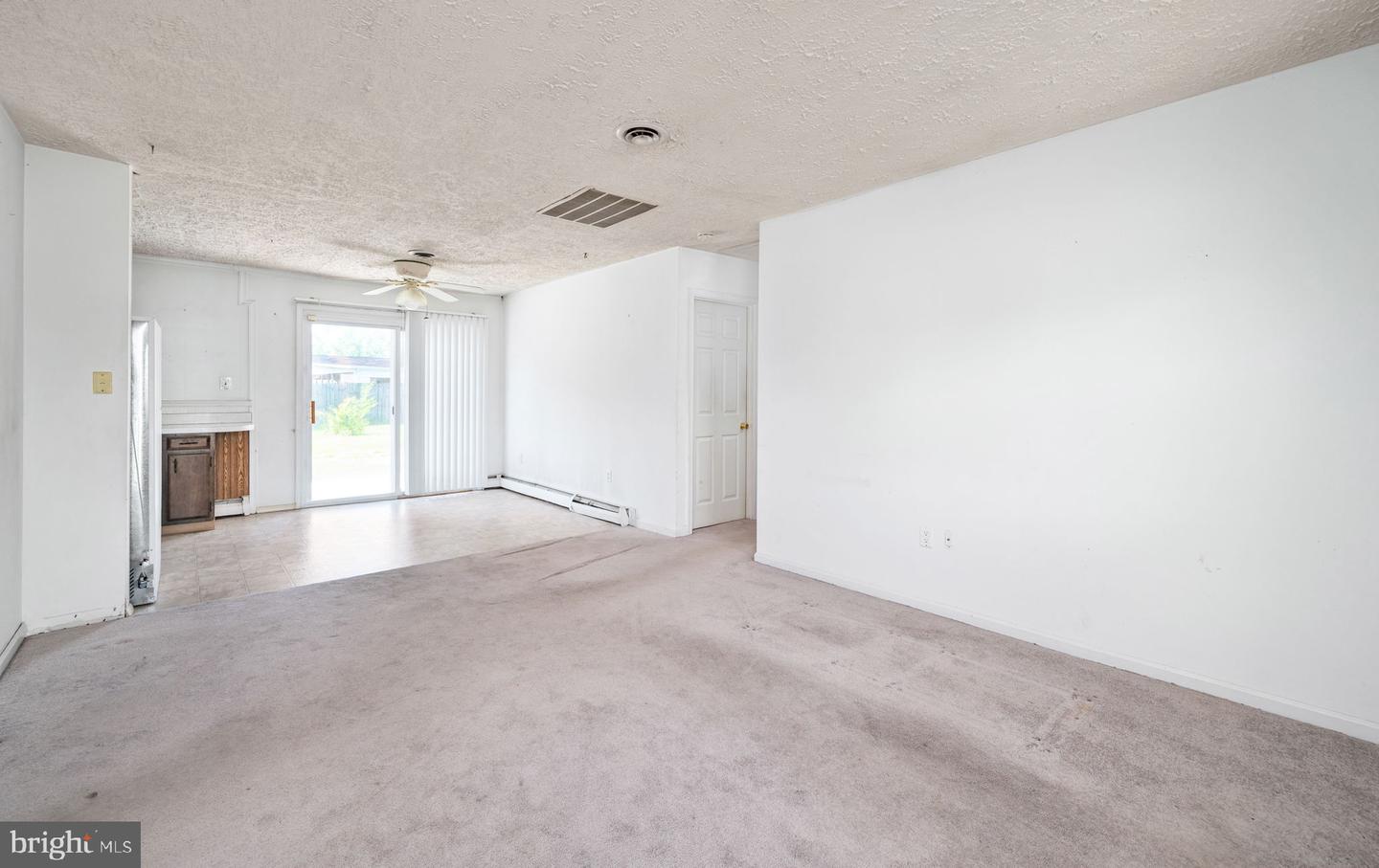 14458 MERIDIAN DR, WOODBRIDGE, Virginia 22191, 3 Bedrooms Bedrooms, ,2 BathroomsBathrooms,Residential,For sale,14458 MERIDIAN DR,VAPW2093782 MLS # VAPW2093782