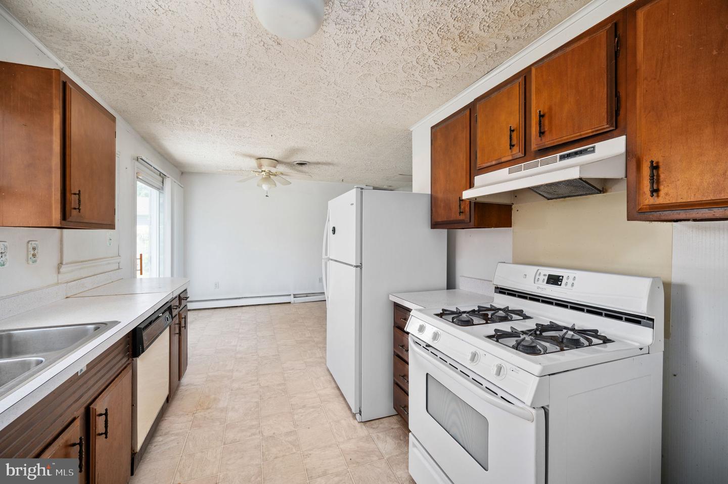 14458 MERIDIAN DR, WOODBRIDGE, Virginia 22191, 3 Bedrooms Bedrooms, ,2 BathroomsBathrooms,Residential,For sale,14458 MERIDIAN DR,VAPW2093782 MLS # VAPW2093782