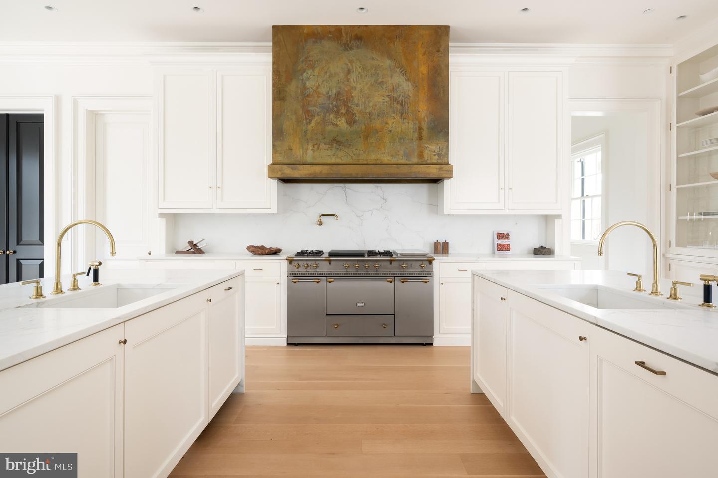 3030 CHAIN BRIDGE RD NW, WASHINGTON, District Of Columbia 20016, 8 Bedrooms Bedrooms, ,10 BathroomsBathrooms,Residential,For sale,3030 CHAIN BRIDGE RD NW,DCDC2198826 MLS # DCDC2198826