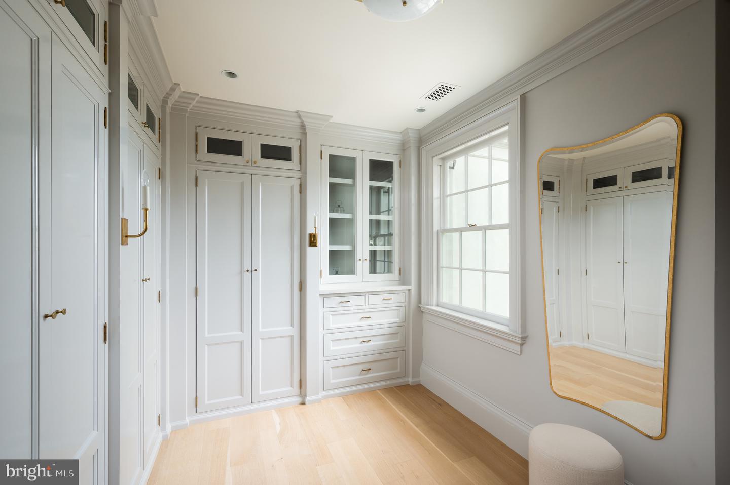 3030 CHAIN BRIDGE RD NW, WASHINGTON, District Of Columbia 20016, 8 Bedrooms Bedrooms, ,10 BathroomsBathrooms,Residential,For sale,3030 CHAIN BRIDGE RD NW,DCDC2198826 MLS # DCDC2198826
