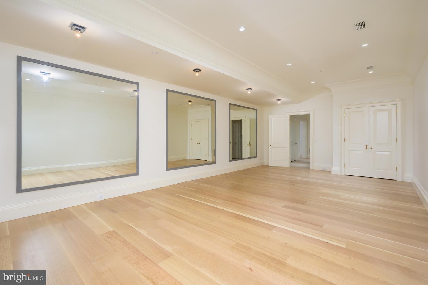 3030 CHAIN BRIDGE RD NW, WASHINGTON, District Of Columbia 20016, 8 Bedrooms Bedrooms, ,10 BathroomsBathrooms,Residential,For sale,3030 CHAIN BRIDGE RD NW,DCDC2198826 MLS # DCDC2198826