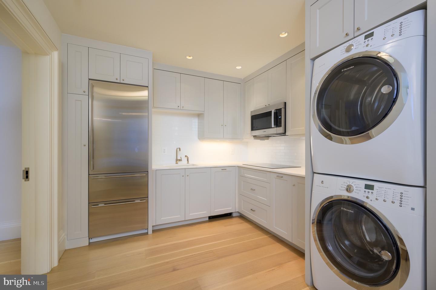 3030 CHAIN BRIDGE RD NW, WASHINGTON, District Of Columbia 20016, 8 Bedrooms Bedrooms, ,10 BathroomsBathrooms,Residential,For sale,3030 CHAIN BRIDGE RD NW,DCDC2198826 MLS # DCDC2198826