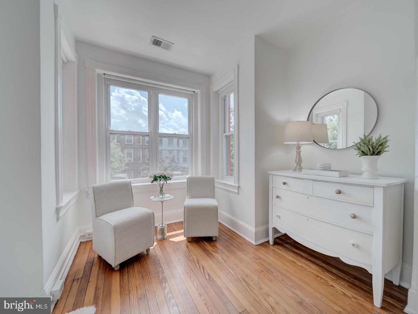 27 SEATON PL NW, WASHINGTON, District Of Columbia 20001, 4 Bedrooms Bedrooms, ,3 BathroomsBathrooms,Residential,For sale,27 SEATON PL NW,DCDC2198702 MLS # DCDC2198702