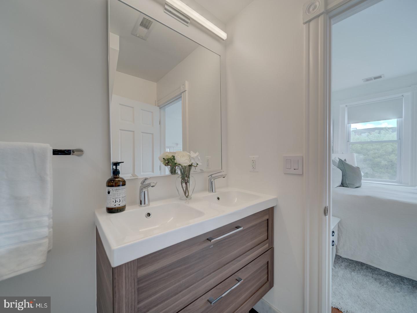 27 SEATON PL NW, WASHINGTON, District Of Columbia 20001, 4 Bedrooms Bedrooms, ,3 BathroomsBathrooms,Residential,For sale,27 SEATON PL NW,DCDC2198702 MLS # DCDC2198702